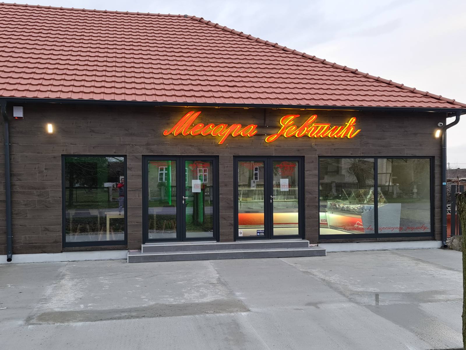 IMG-2efb7e7cc9623935f20df2d4875e626c-V